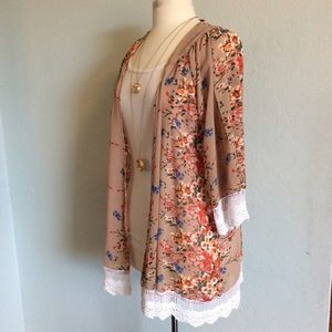 Kimono- spring florals Women’s Size M